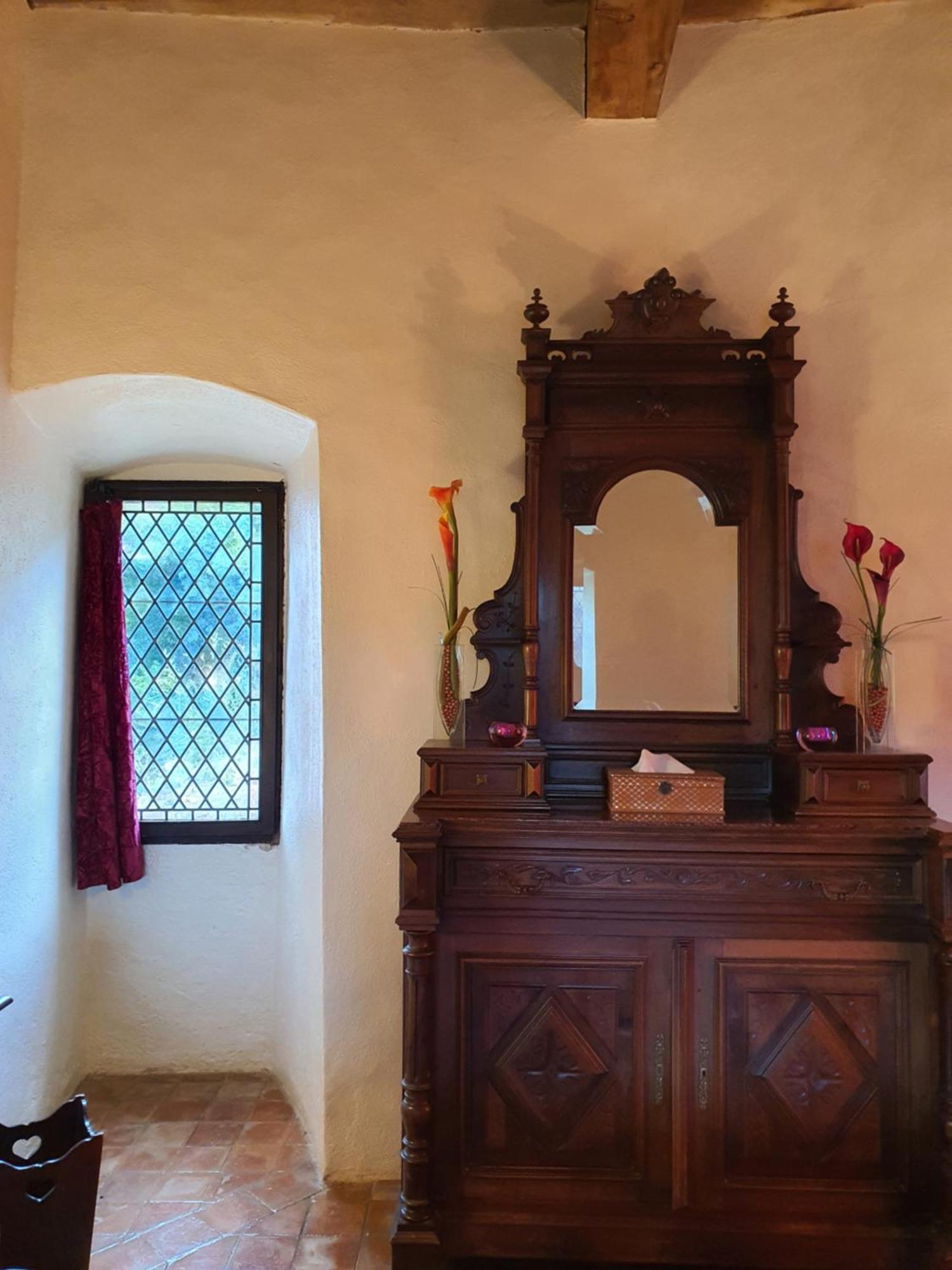 Bed & Breakfast D'hotes Au Chateau De Belcastel